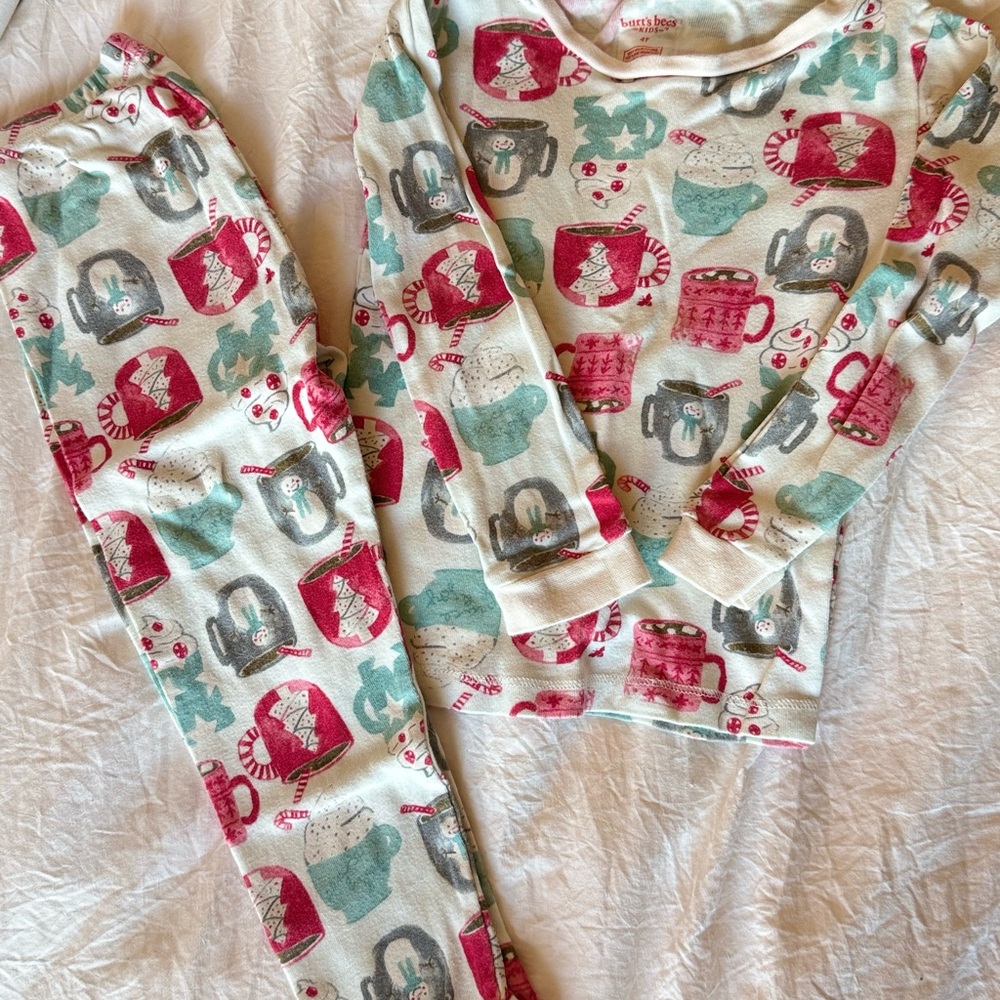 Mugs of Happiness Burts Bees Print Kids Pajama Set